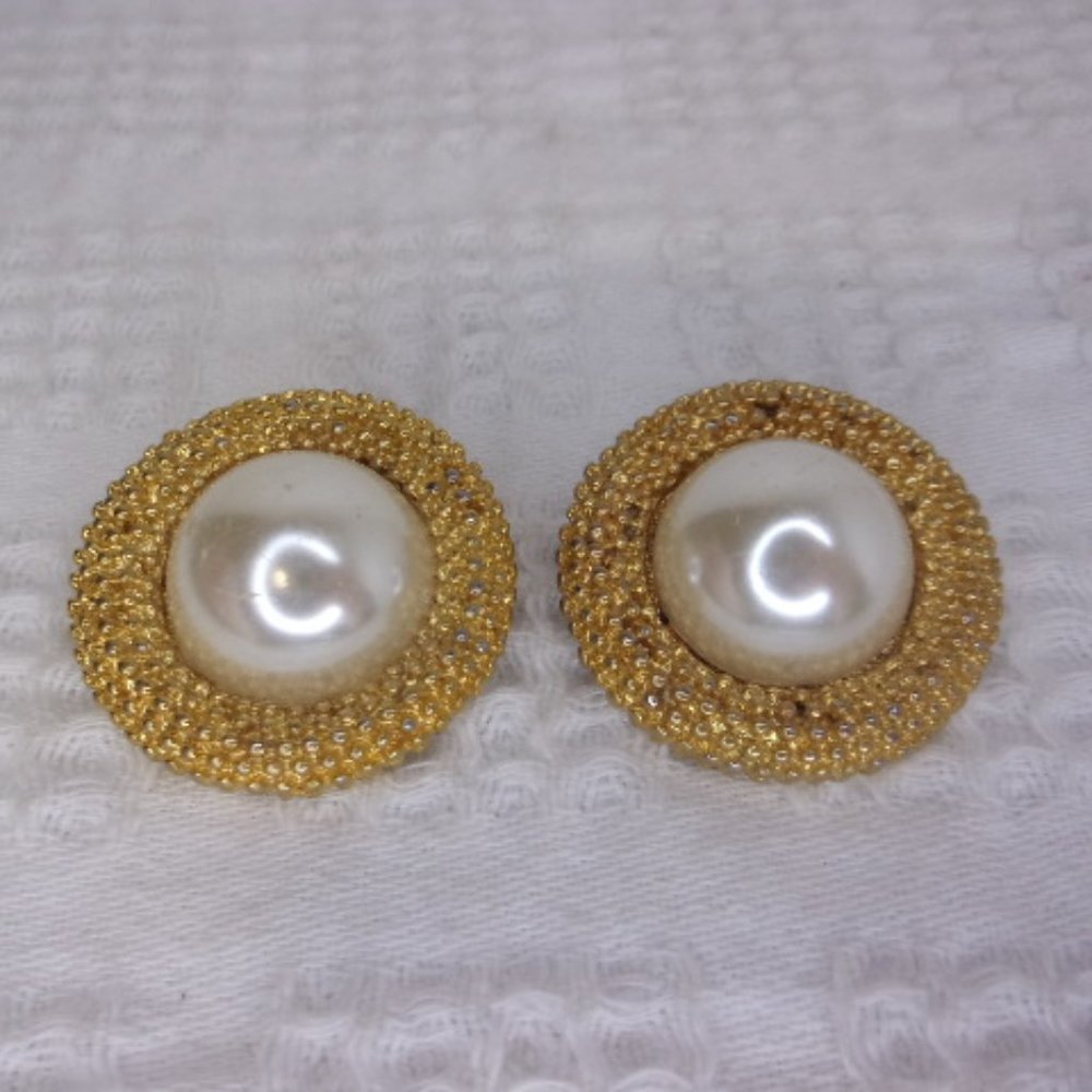 Vintage Faux Pearl Gold Tone Shoe Clips